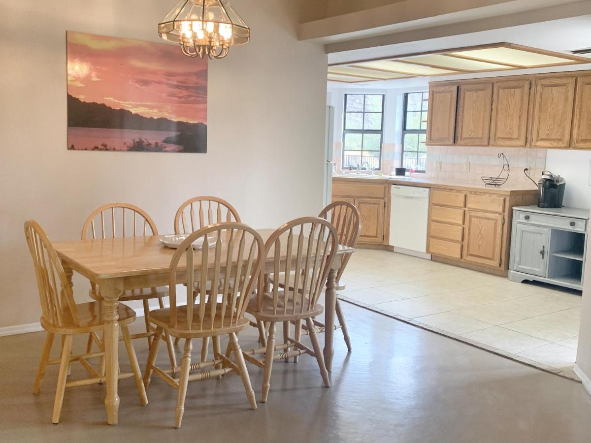 Desert Getaway - Centrally Located, Trail Access Steps Away! Lake Havasu City Exterior photo